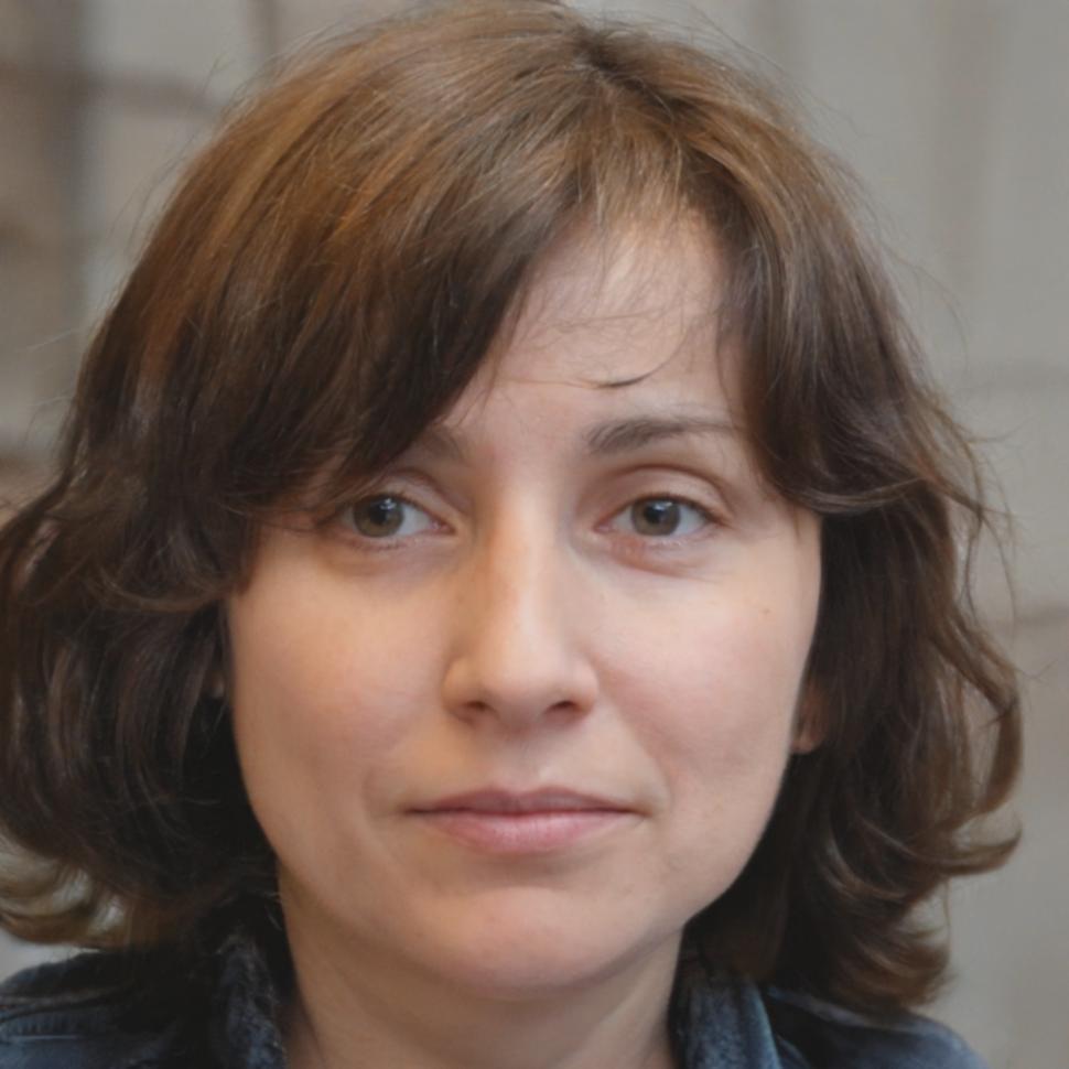 Portrait of Neve Thorburn